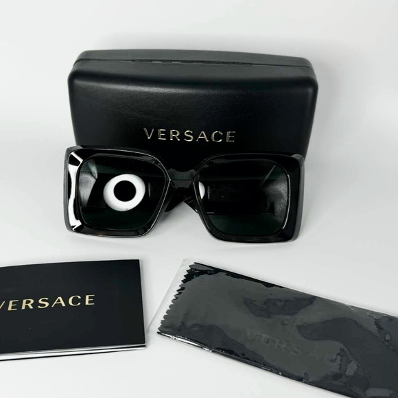 Versace Accessories - 🕶️**NEW**Versace Havana Sunglasses - AUTHENTIC